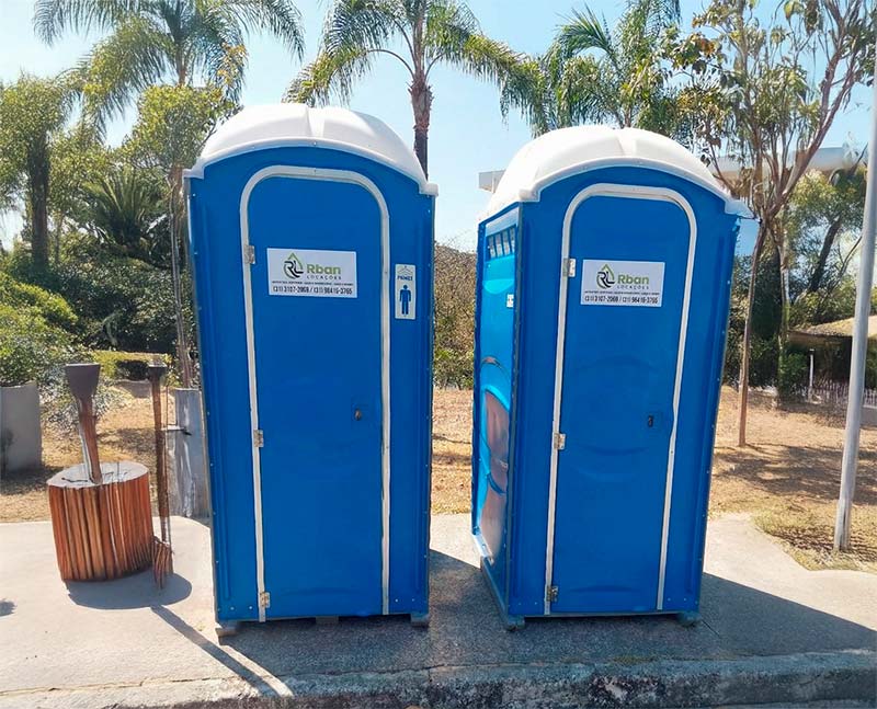 imagem de locação de banheiro quimico