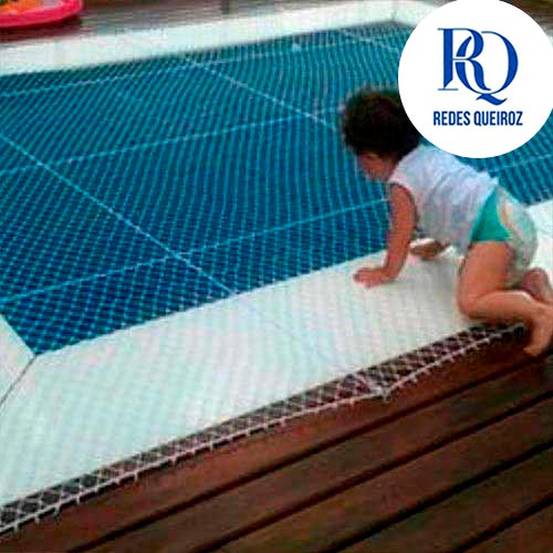 imagem de redes de proteção para piscinas